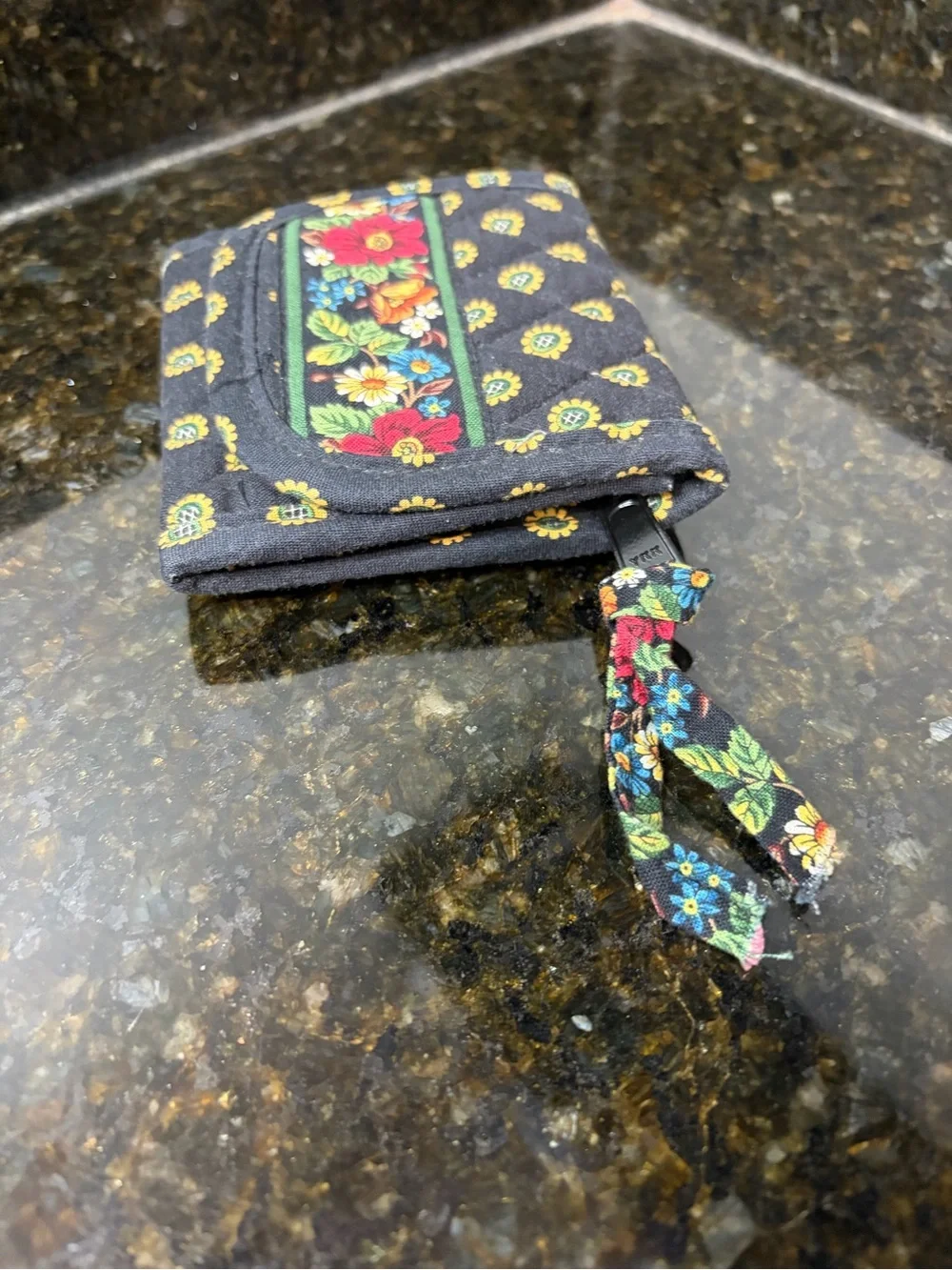 VERA BRADLEY Quilted Small Trifold Wallet Purse in Retired Vibrant Black Pattern